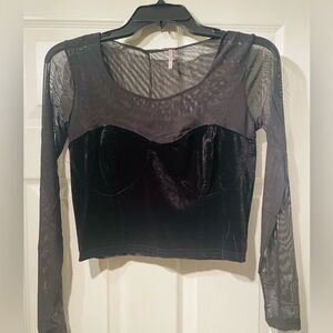 Poof Women’s Black Crop Top Size Large